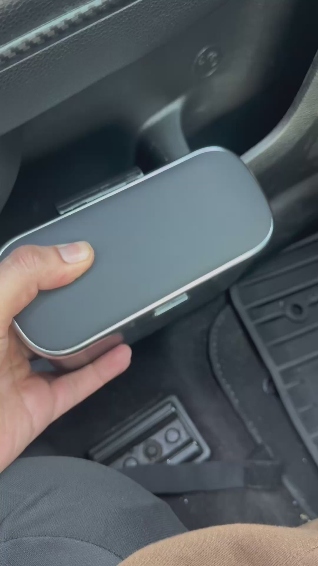 Premium Compact Car Trash Bin – Leakproof & Odor-Sealing